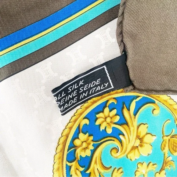 CELINE Paris Carre 90 100% Silk Medallion Ornament Print Square Scarf - Picture 3 of 8